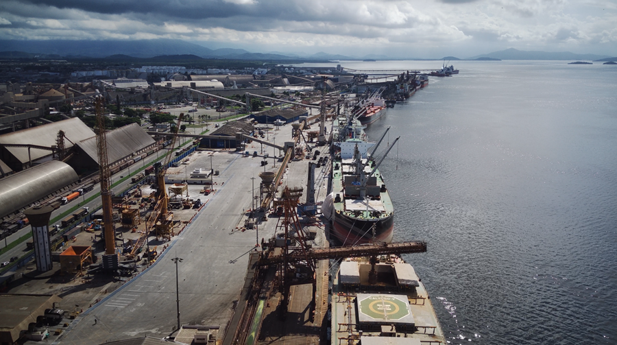 Importação cresce 14% nos portos paranaenses em 2024